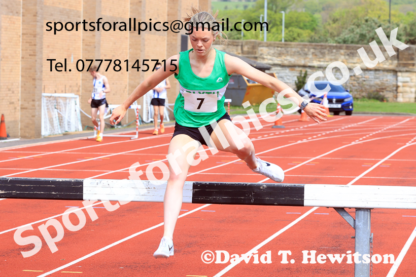 Steeplechase, 2026 Elswick Harriers Event, Wentworth, Hexham. Photo: David T. Hewitson/Sports for All Pics
